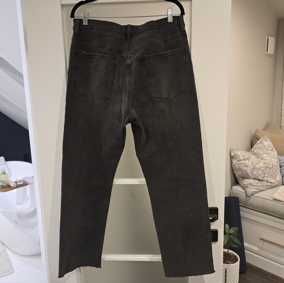 The '90s Straight Crop Jean | Size 30 - Picture 7 of 9